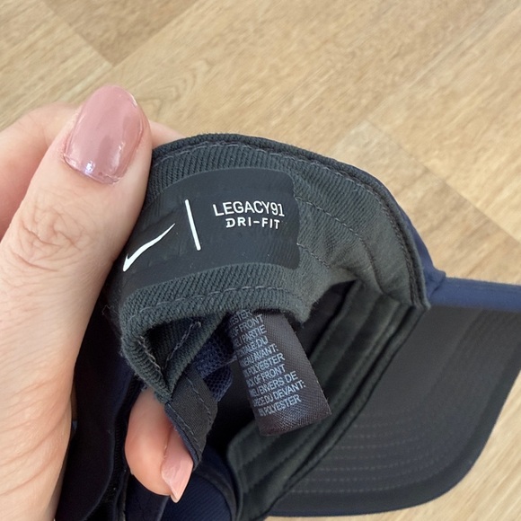 Nike Hat - Picture 2 of 2